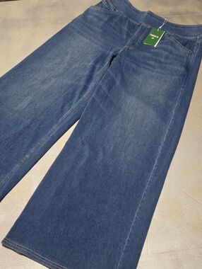 HALARA Wide-Leg Jeans in Deep Blue Wash